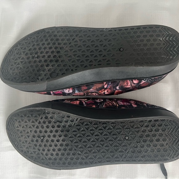 SUPERNATURAL JOIN THE HUNT Sam and Dean Woman's Sz 7 Lace Up Sneakers Shoes - Picture 7 of 8